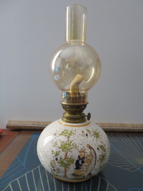 Une trs jolie lampe  huile 8 La Chausse-d'Ivry (28)