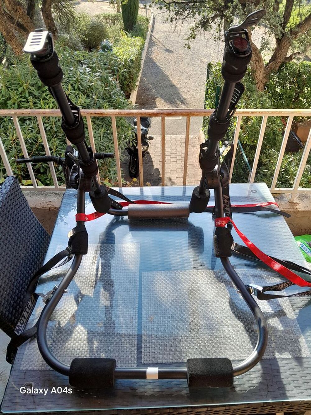 Porte-v&eacute;los Mottez pour 3 v&eacute;los, poids max. 45 kg. Sports