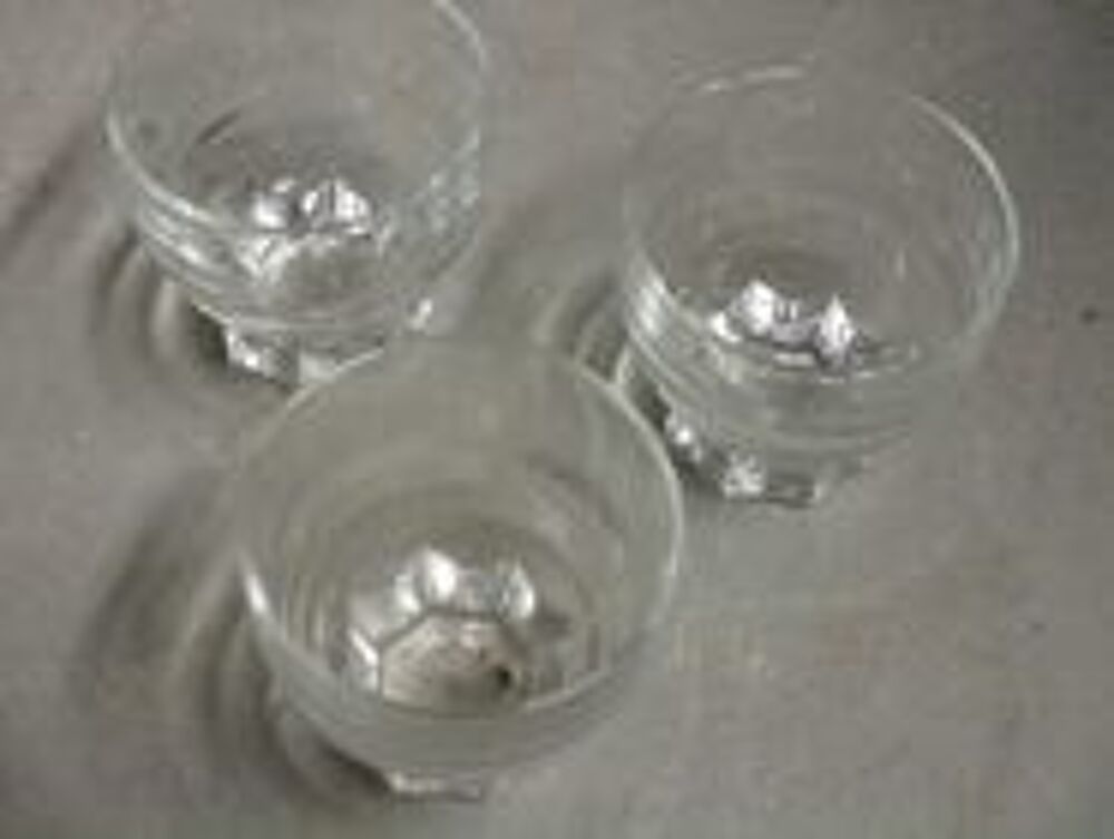 3 verres &agrave; eau vintage - diam&egrave;tre : 7 cm - hauteur : 7 cm Décoration