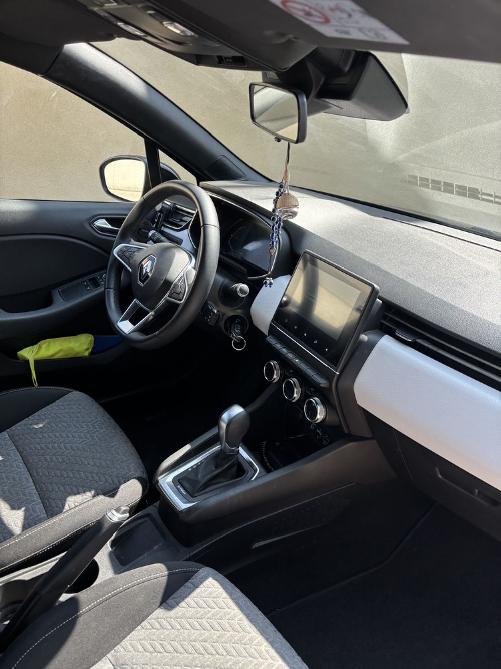 Clio V Clio E-Tech 140 - 21 Business 2021 occasion 30300 Jonqui&egrave;res-Saint-Vincent