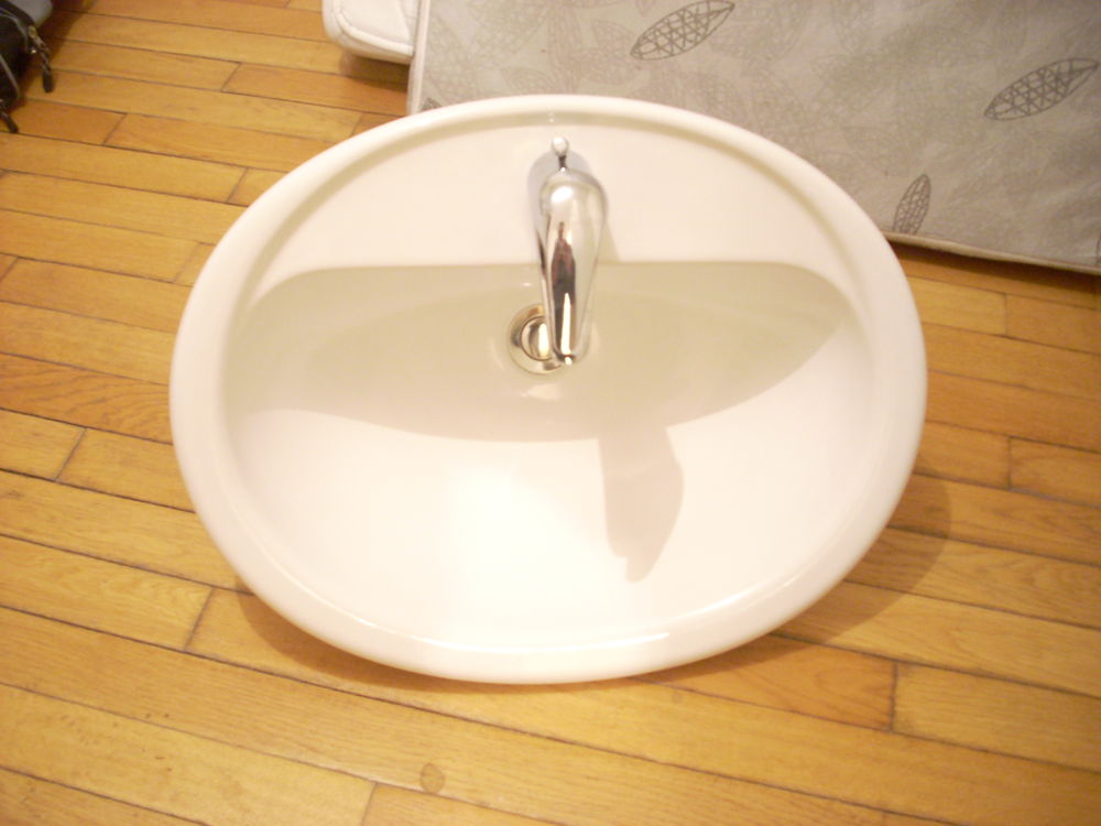 Vasque C&eacute;ramique Ovale Blanc 60/48 &eacute;quip&eacute;s . 
Bricolage