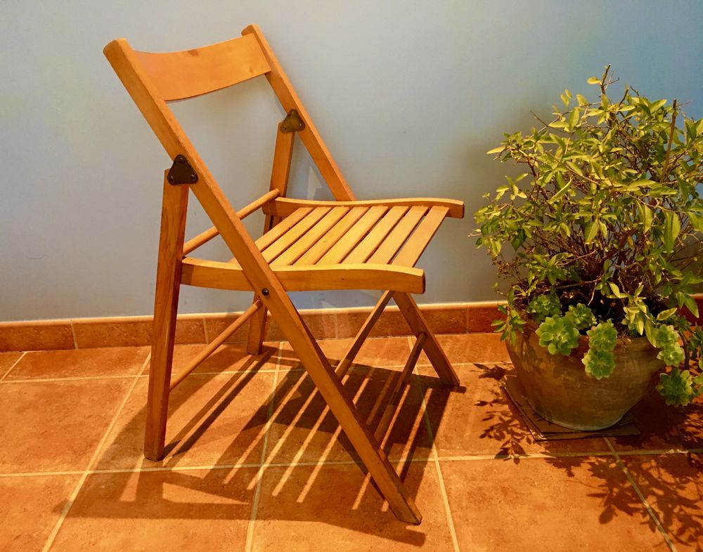 Chaise d'appoint moderniste vintage (1965), pliante, en bois Meubles