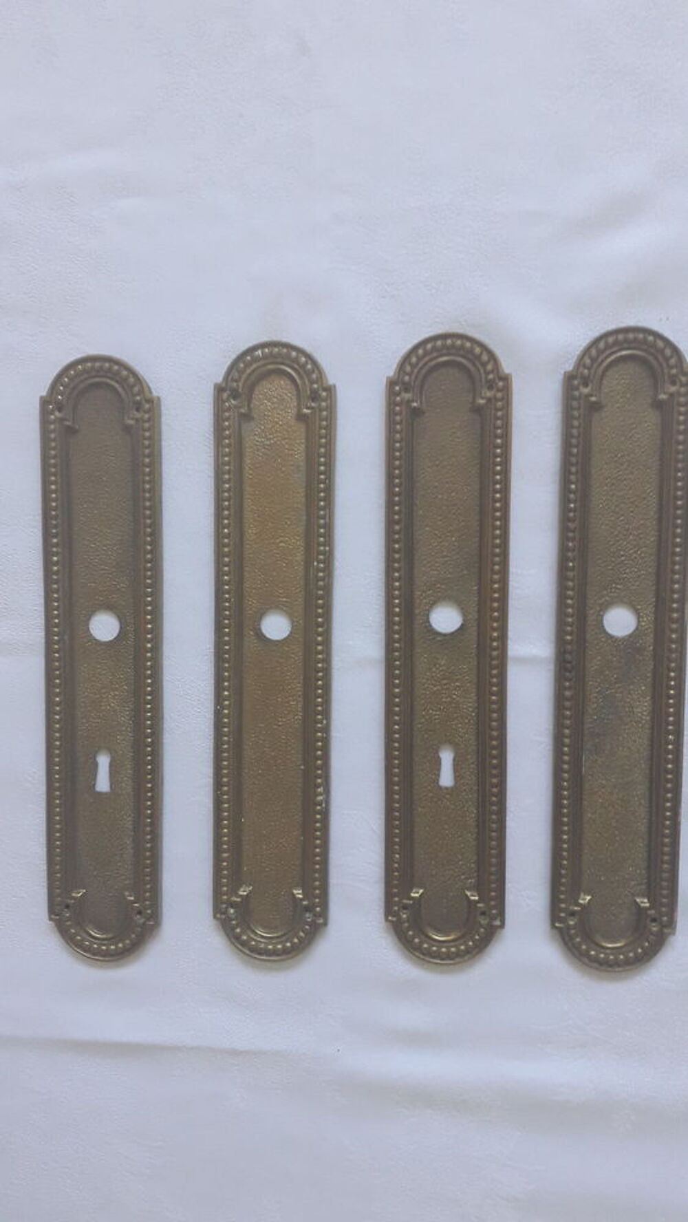 Plaques de propret&eacute; en bronze
Dcoration