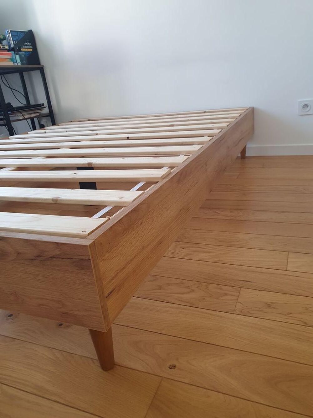 Lit bois massif 140x190 Meubles