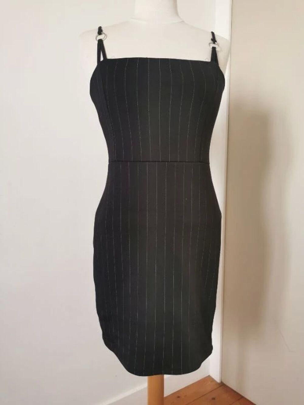 Robe tailleur femme jennyfer S 36 noir bretelles TBE Vêtements