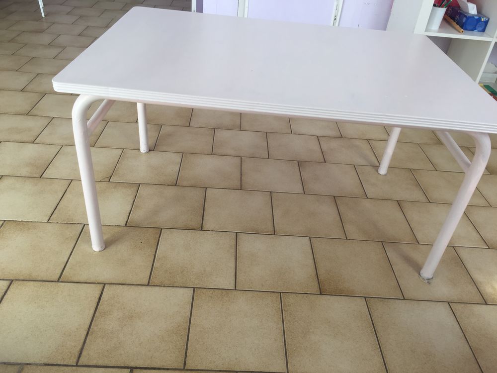 table basse. Meubles