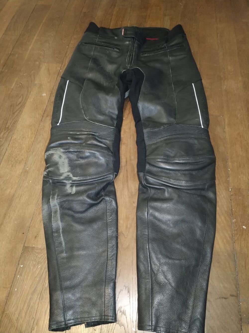 Pantalon moto cuir taille M Vêtements