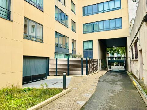  Parking / Garage  louer 3 m