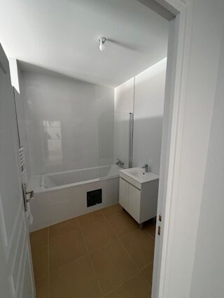 Appartement à louer 3 pièces 68 m²