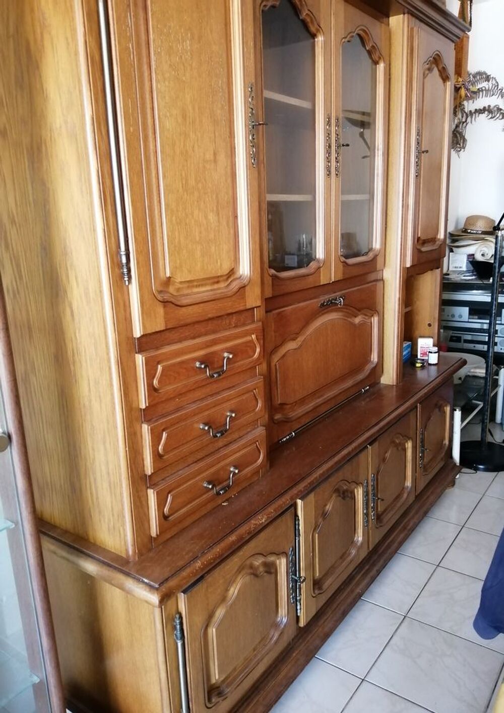 Living et buffet en ch&ecirc;ne avec clefs Meubles