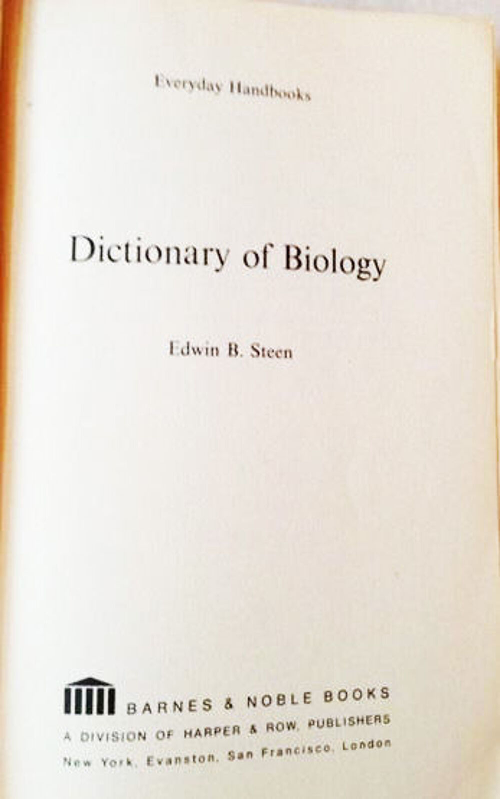 Dictionary of Biology Livres et BD