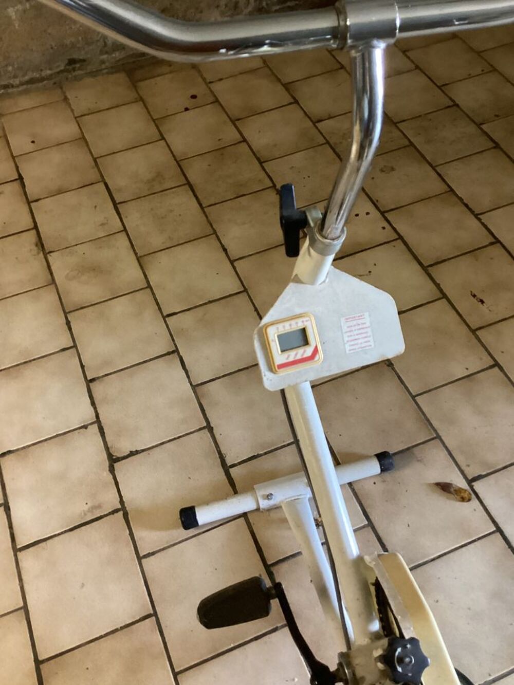 V&eacute;lo appartement peu e encombrant avec compteur Vélos