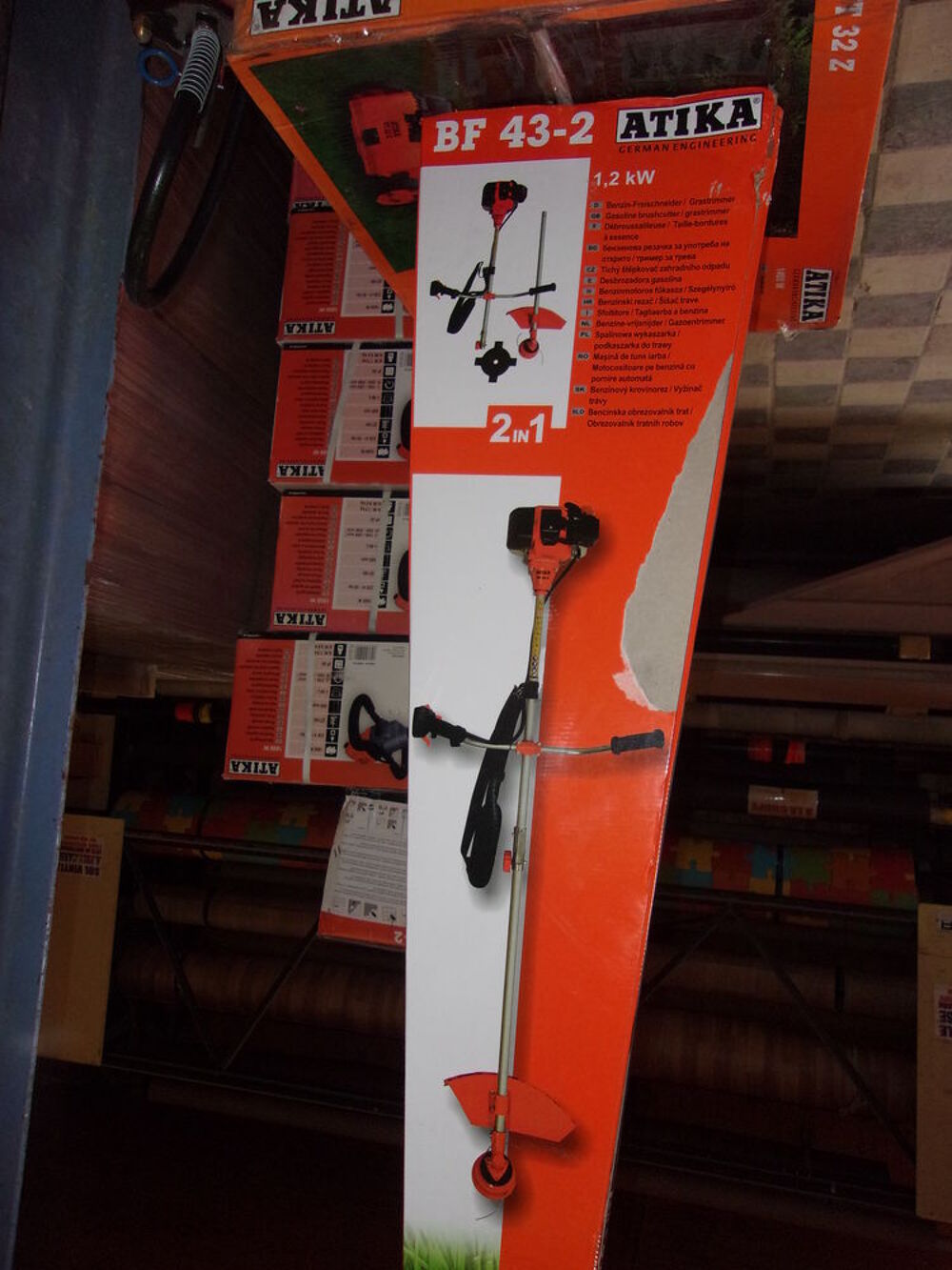 Broyeur – debrousailleur – souffleur scarificateur - &eacute;lagueuse perche Bricolage
