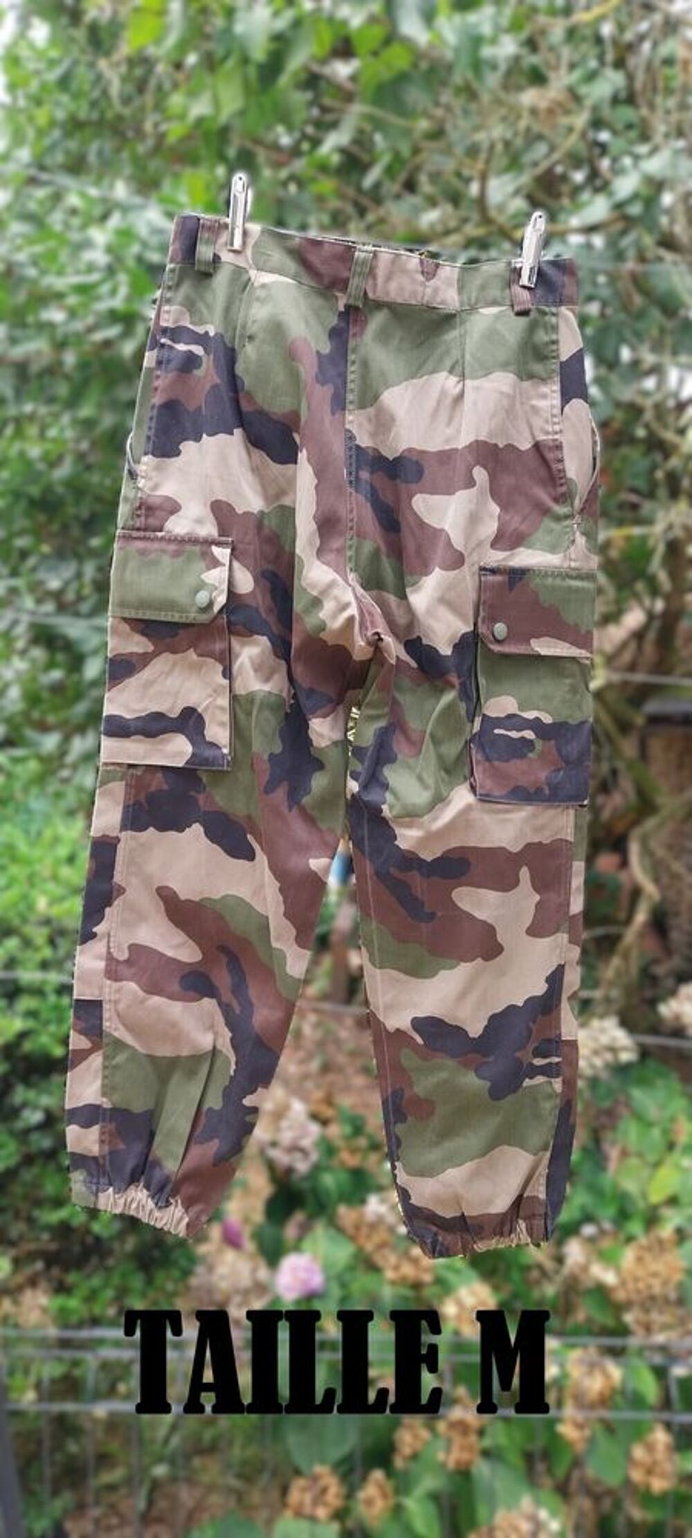 Pantalons Treillis tr&egrave;s bon &eacute;tat Diff&eacute;rentes tailles Vêtements