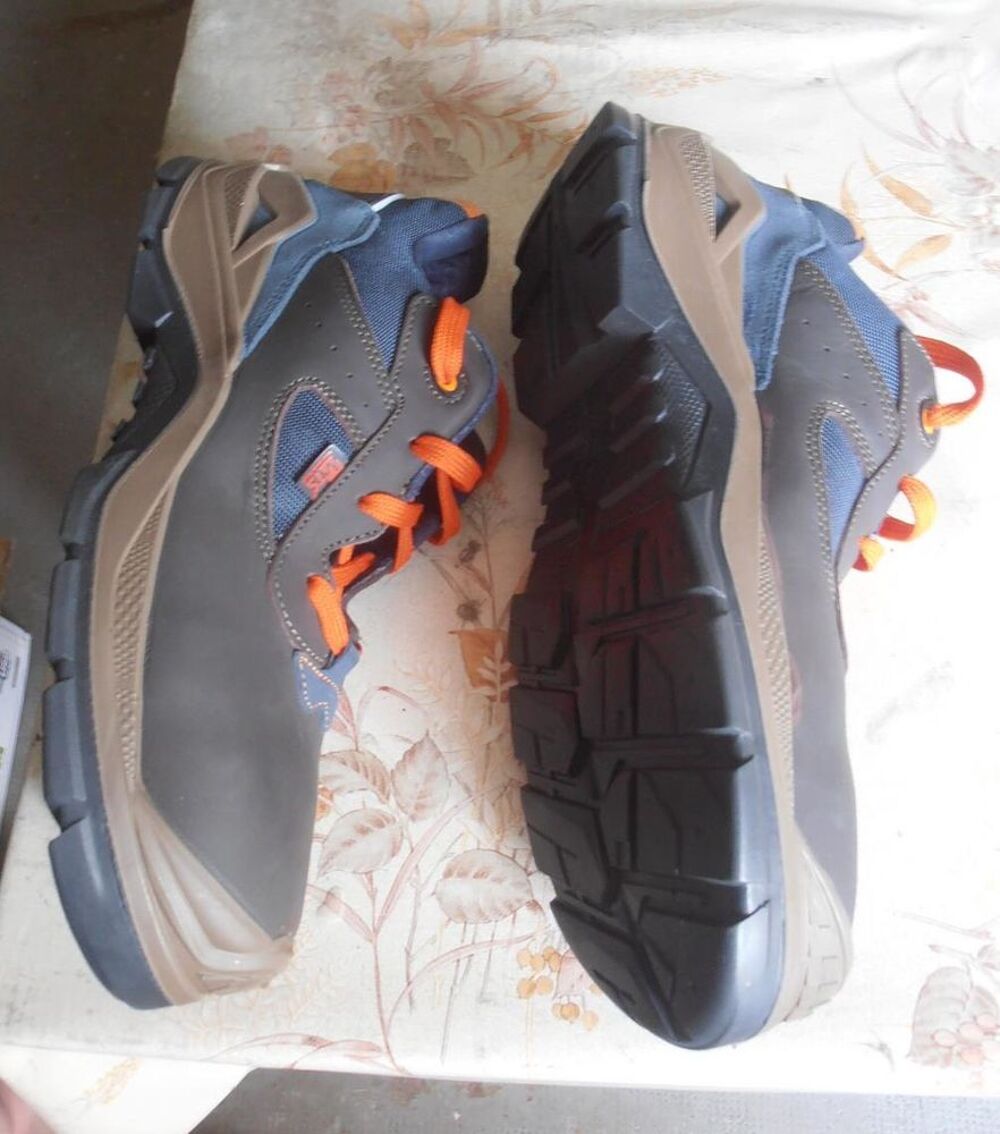 Chaussures de s&eacute;curit&eacute; basse marron noire MTS tech taille48 Chaussures