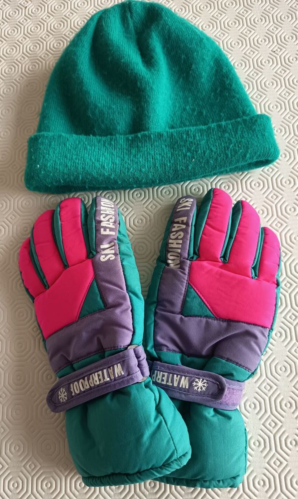 combinaison de ski ''skiss'' +bonnet +gants Vêtements