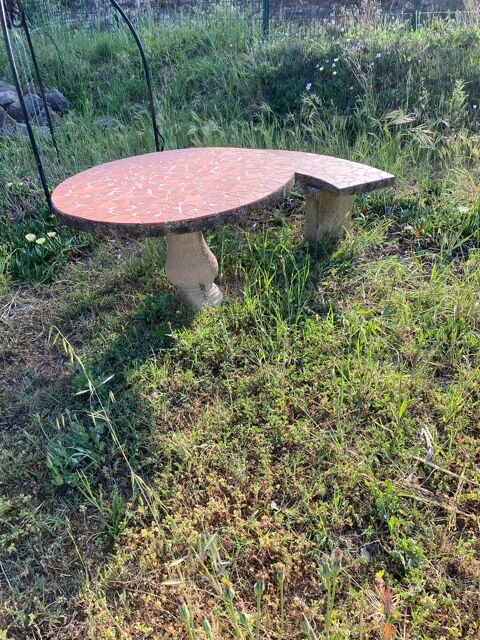 Table et banc carrelés Puget-sur-Argens (83)