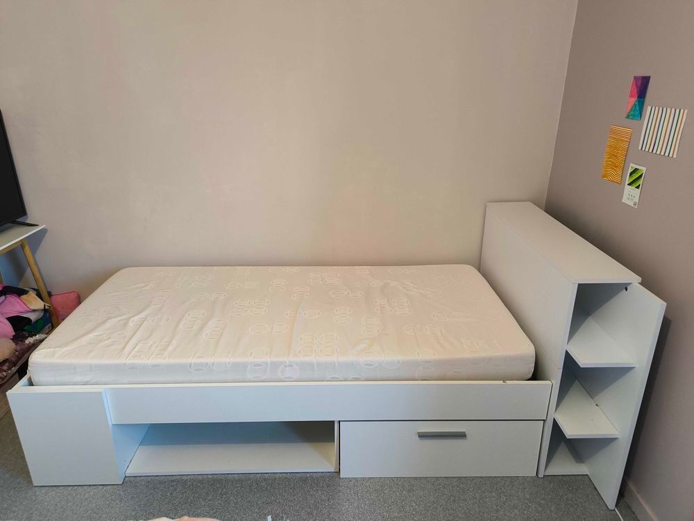 Lit+1+place+90x190cm+avec+t&ecirc;te+de+lit+et+rangements+sommier Meubles