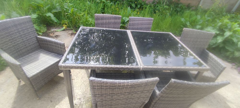 Table + 6 chaises de jardin en osier gris Meubles