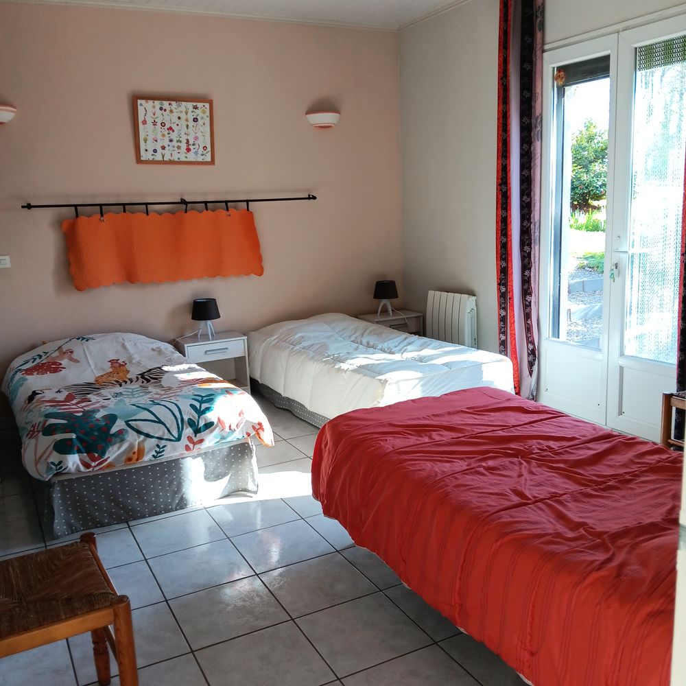   Villa, bord du lac de la Raviège, parc Régional Ht Languedoc Languedoc-Roussillon, La Salvetat-sur-Agout (34330)