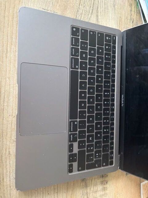 MacBook Air M1 2020 ? Fonctionnel, écran interne HS, rayures 250 Vescovato (20)