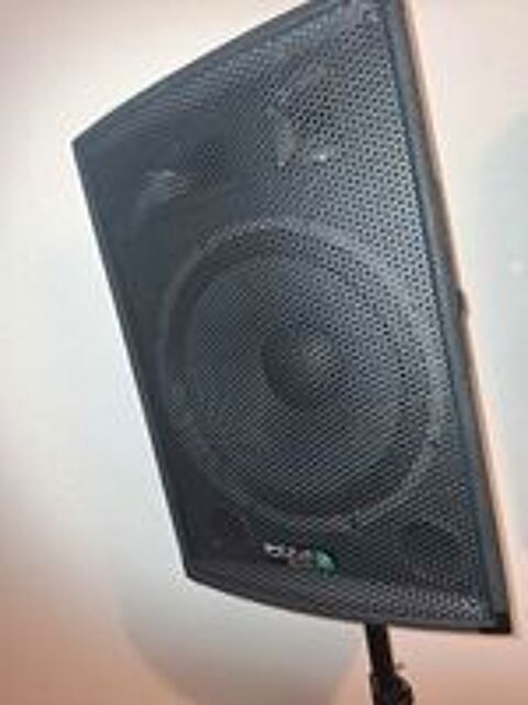   2enceintes avec ampli neuf 