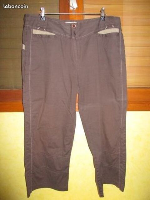 pantacourt marron bon état  TAILLE XXL / 44 / 46
0 Mérignies (59)