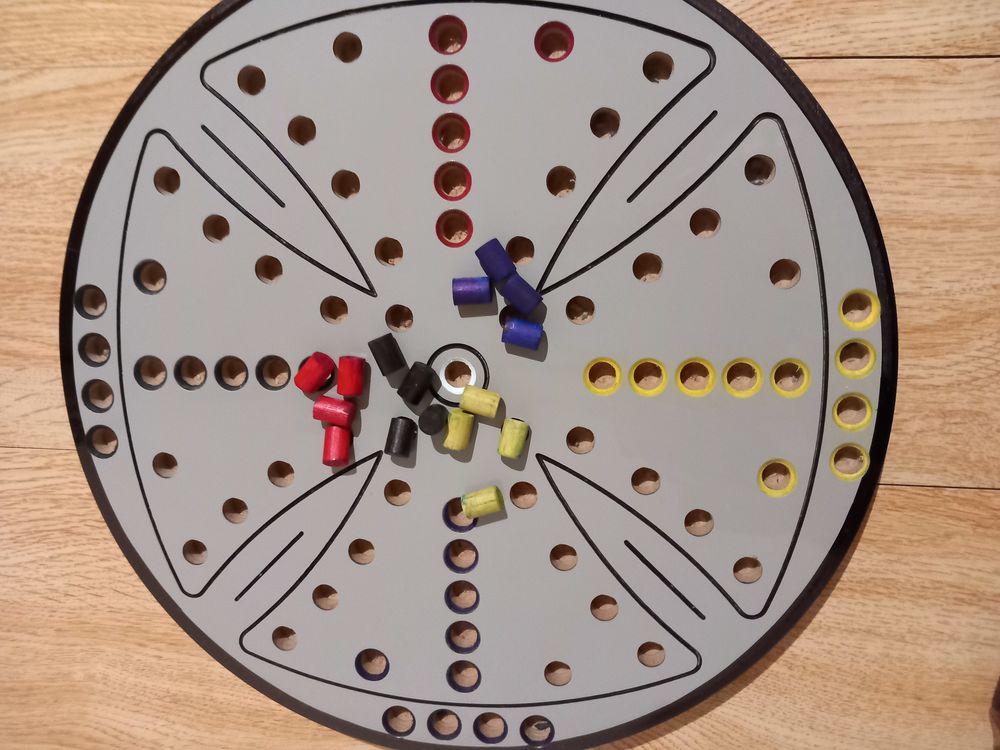 Plateau jeux agravations. Jeux / jouets