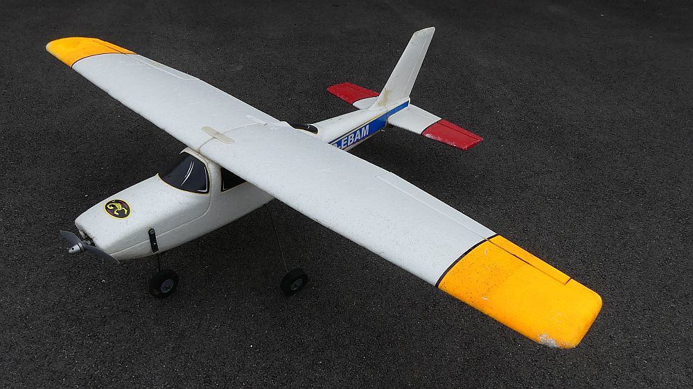 Avion mod&eacute;lisme Magister de Multiplex radio Graupner MC-19 Sports