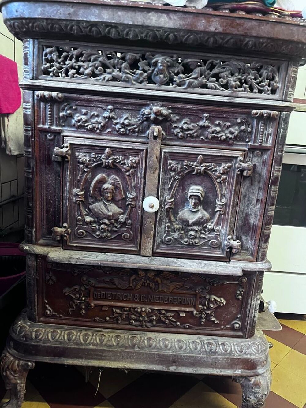 Po&ecirc;le &agrave; bois de Dietrich &amp; C.Niederbronn Décoration