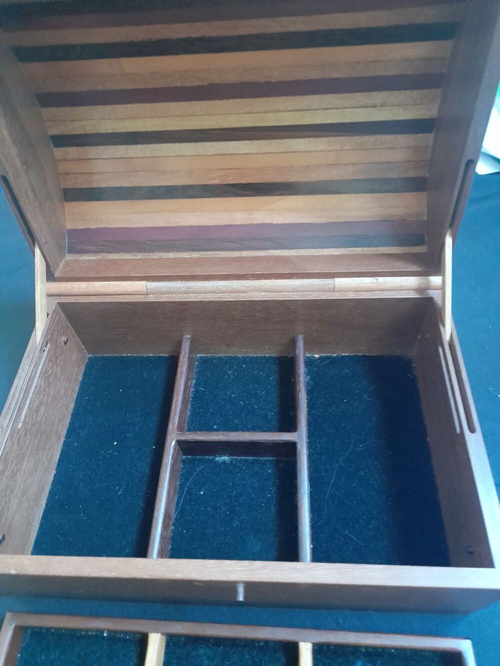 Coffret &agrave; bijoux en bois de Guyane. Décoration