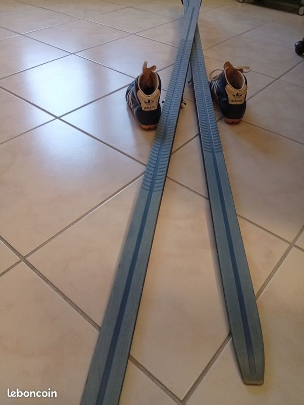 Skis de fond avec chaussures femme adapt&eacute;es pointure 37-38 Sports