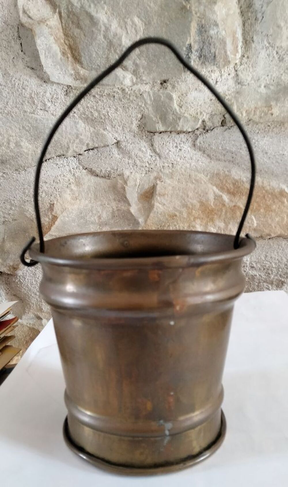 Pot en cuivre. Décoration