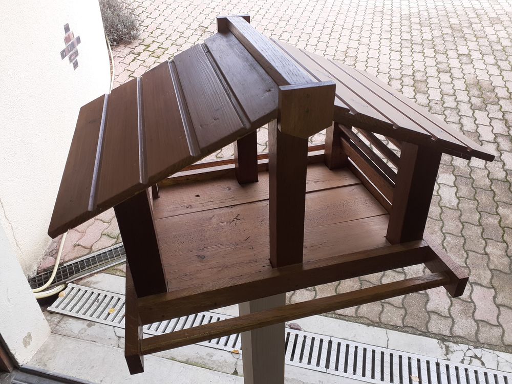 NICHOIR-MAISON POUR OISEAUX Jardin