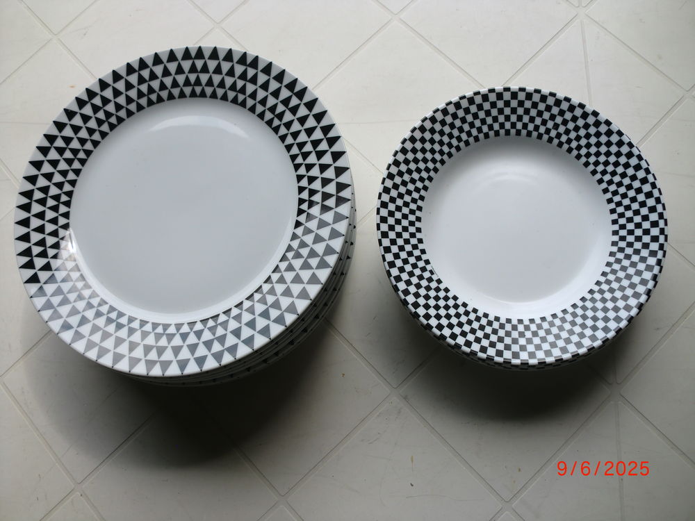 Assiettes en porcelaine
Electroménager
