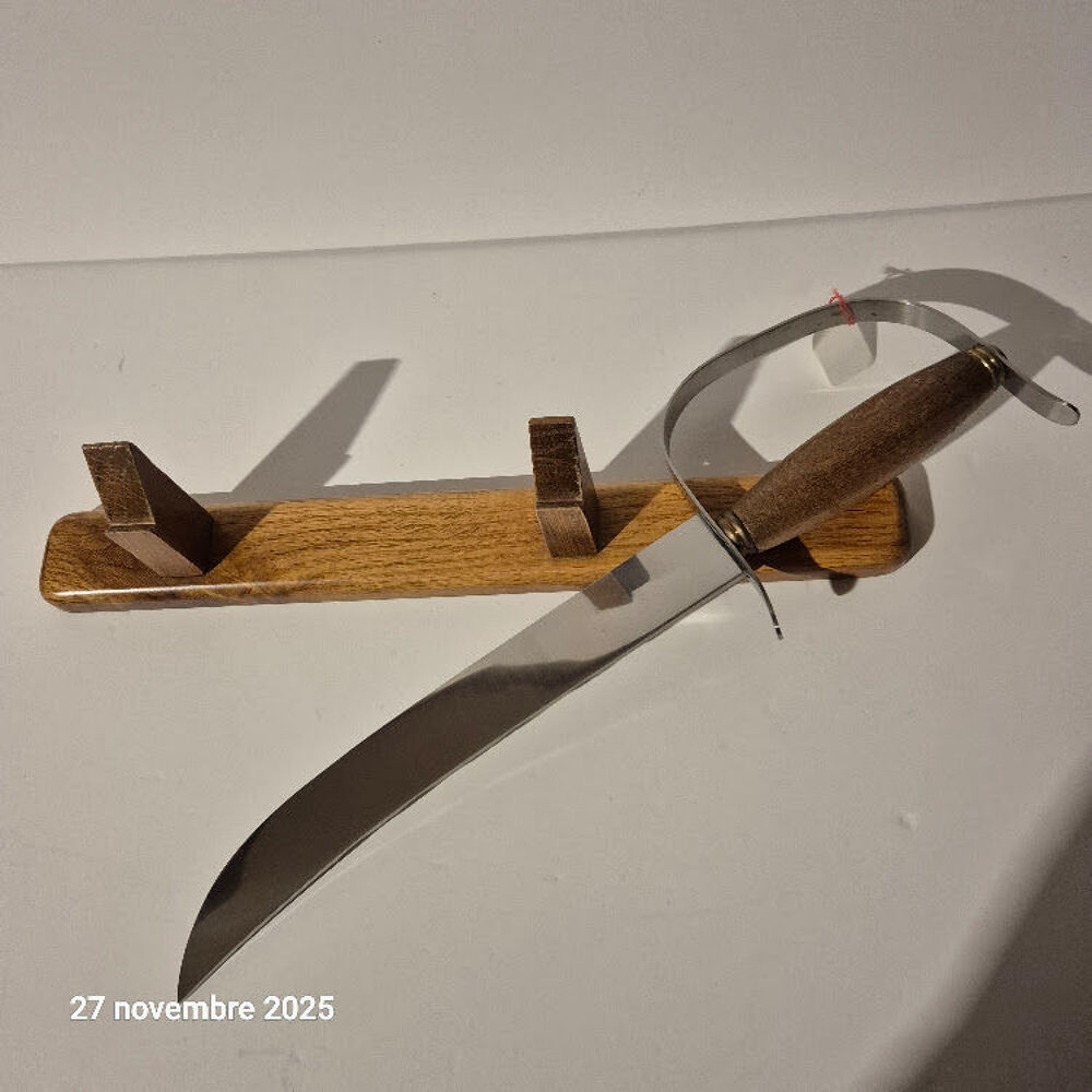 Sabre &agrave; champagne vintage, &eacute;tat neuf, marque Roger Orf&egrave;vre.e Cuisine