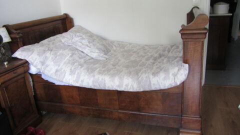 Lit   Ancien Bateau   style Louis Philippe 1900 en noyer 100 Metz (57)