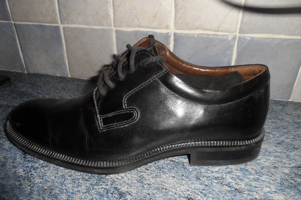 CHAUSSURES HOMME QUASI NEUVES Chaussures