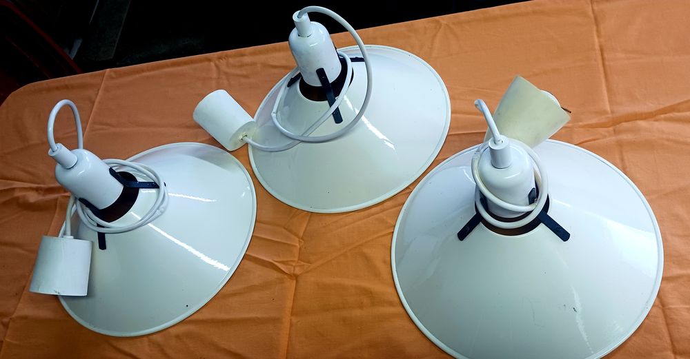 4 Lanternes ext&eacute;rieures anciennes 
Bon &eacute;tat
Envoi possible Décoration