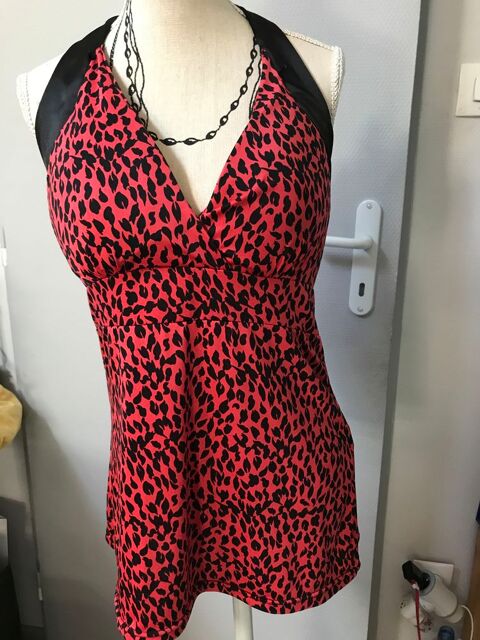 dos nu  ROUGE & NOIR  Taille M 7 Saint-Genis-Laval (69)