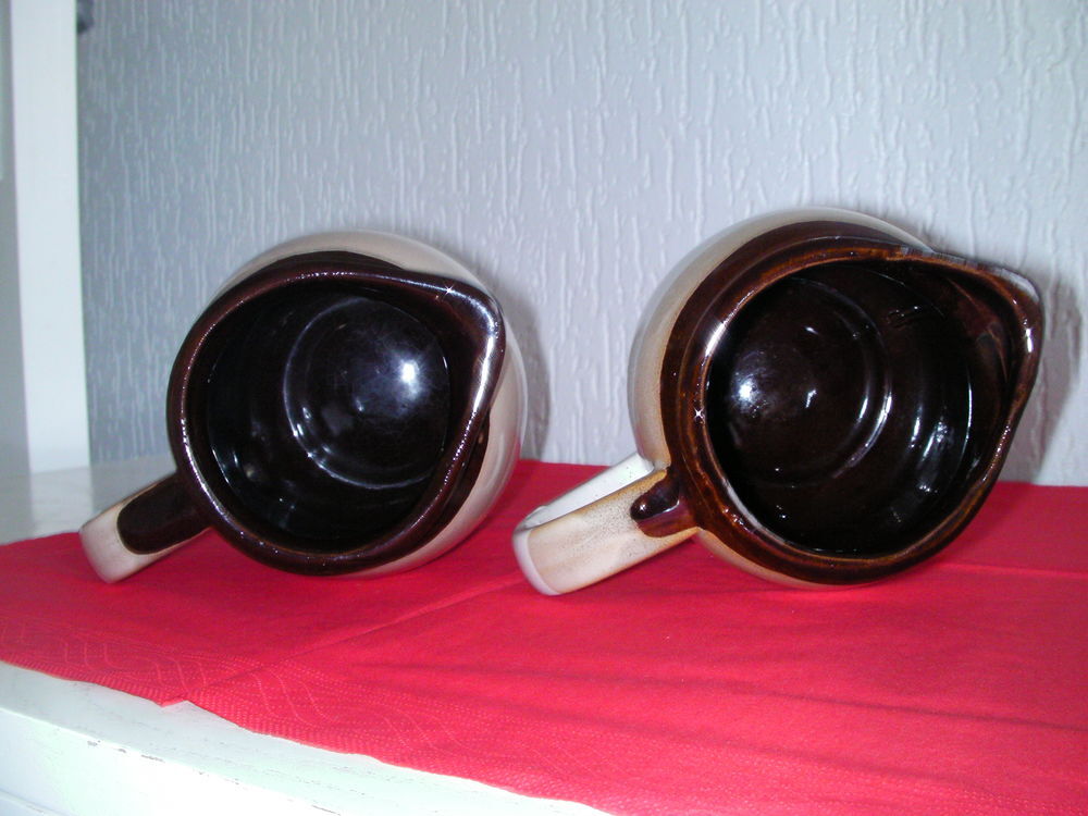 2 PICHETS &agrave; vin "VIN DU TERROIR" Cuisine