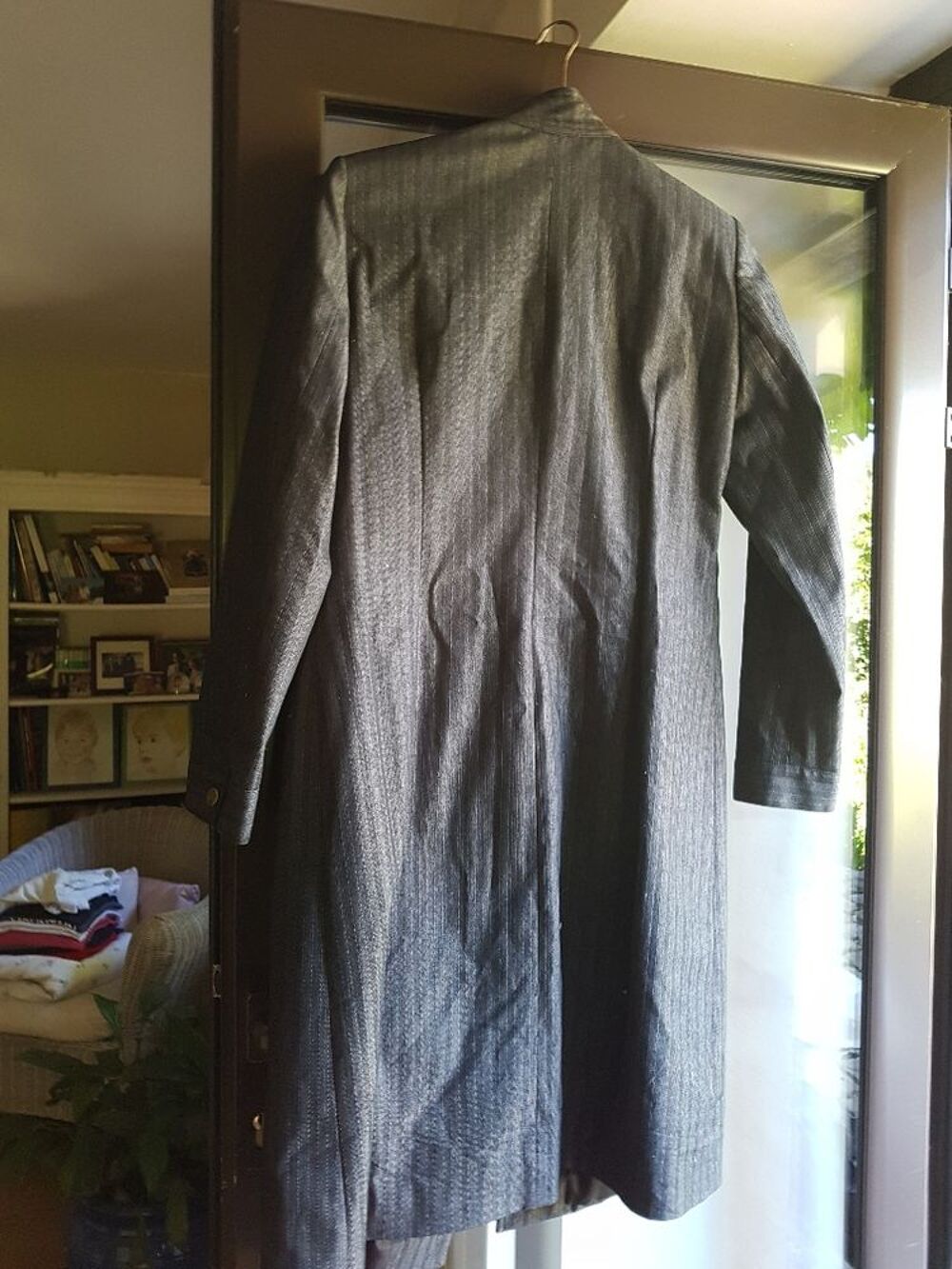 Manteau, doubl&eacute;, l&eacute;ger gris, de bonne qualit&eacute;, vintage Vtements