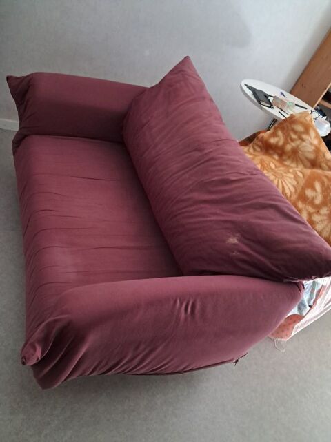 Canapé  rouge 20 Limoges (87)