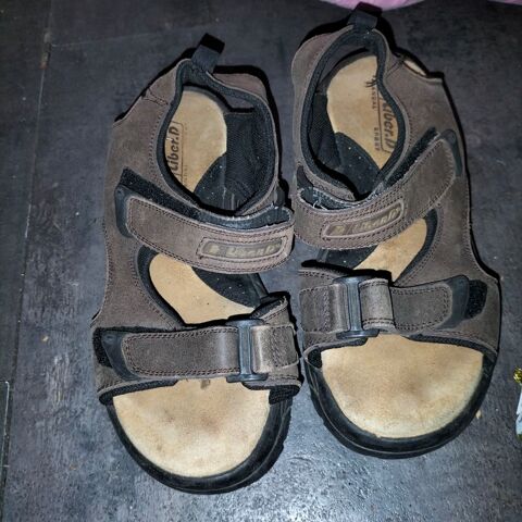 Sandales cuir liber b pointure 39 trs bon tat 29 Cachan (94)