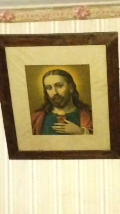 représentation de Jésus dans son cadre d'origine Pontarlier (25)