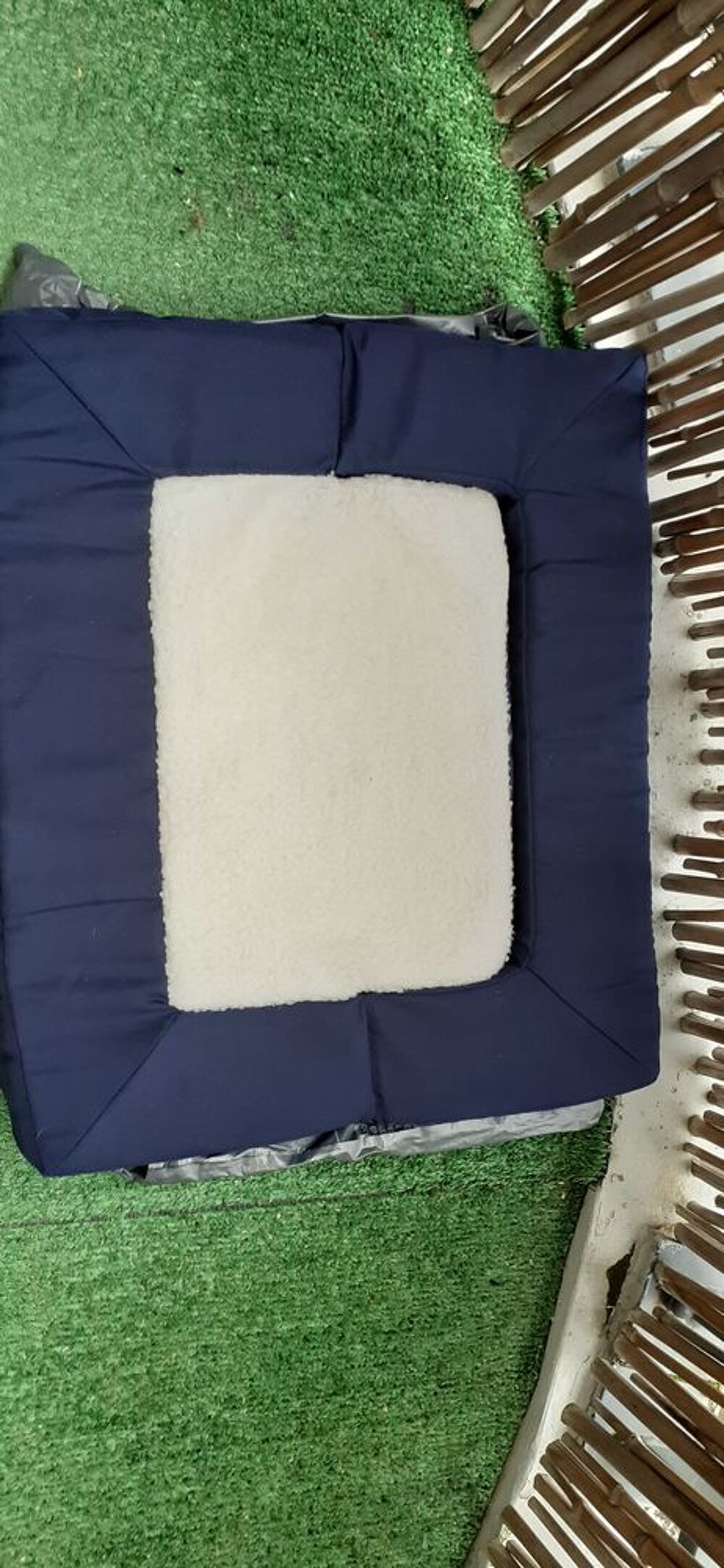   Niche neuf pour chiens  ou chat   