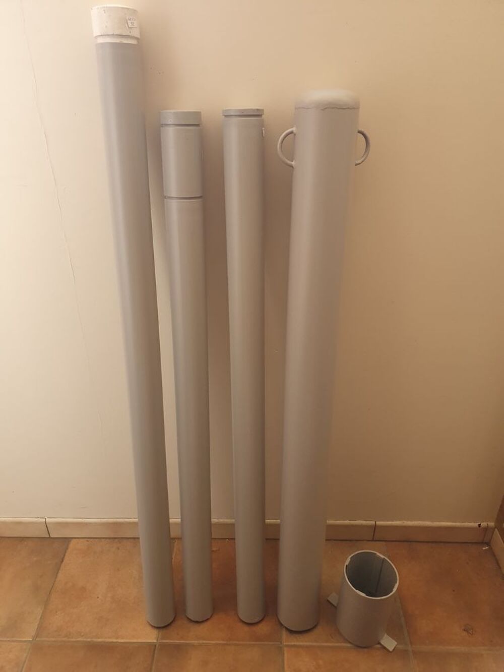 POTEAUX ACIER CYLINDRIQUE &agrave; SCELLER ou RESTE AMOVIBLE 
Bricolage