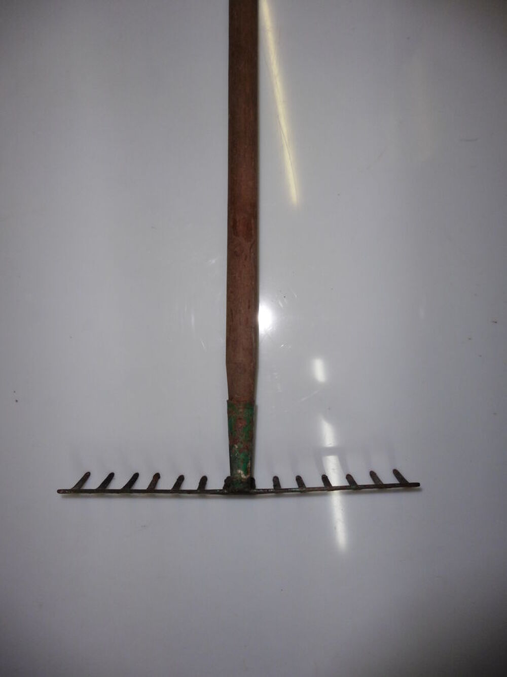 Outils de Jardinage R&acirc;teau
&agrave; Prendre sur Place
Jardin
