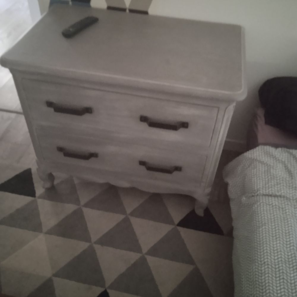 Commode patin&eacute;e bois massif grise 2 tiroirs 53 de profondeur Meubles