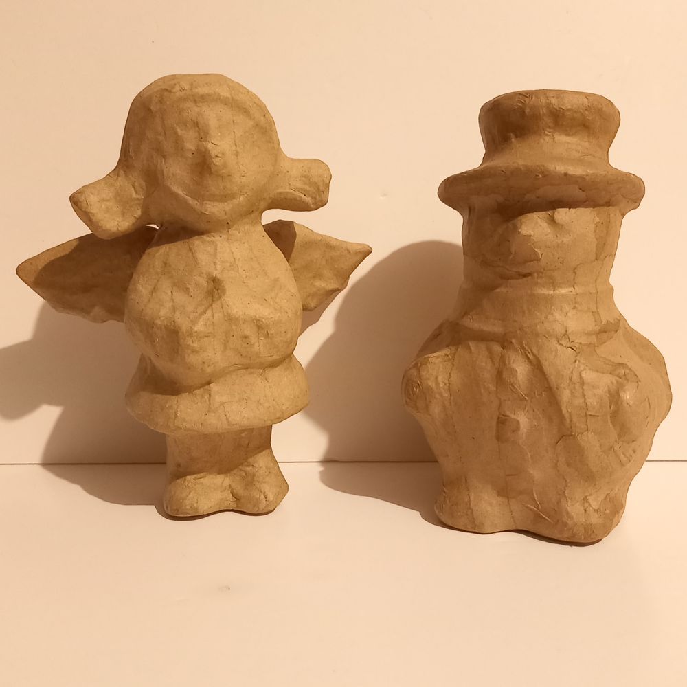 Un ange et son bonhomme de neige &agrave; d&eacute;corer, en papier m&acirc;ch&eacute; Décoration